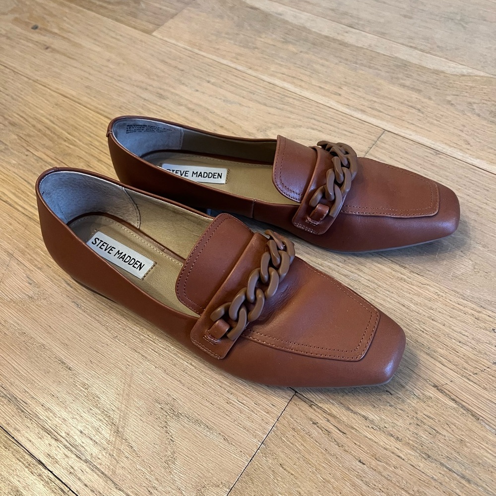 Steve Madden Rilynn Chain Loafer - Picture 3 of 6